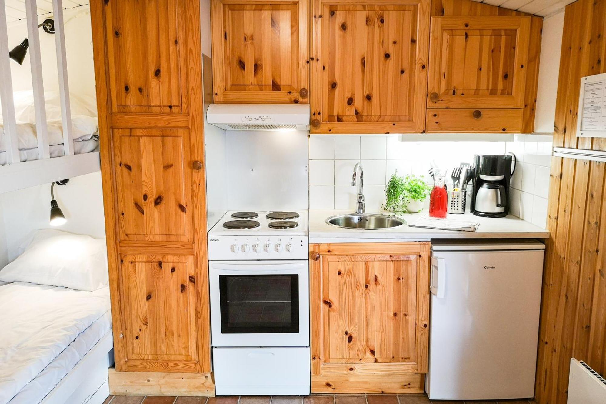 Arjaeng Camping & Stugor Sommarvik Habitación foto